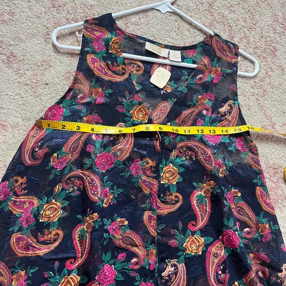 *NWT* Victorias Secret Gold Label 1990s Sheer Paisley Top M/L - Picture 8 of 8